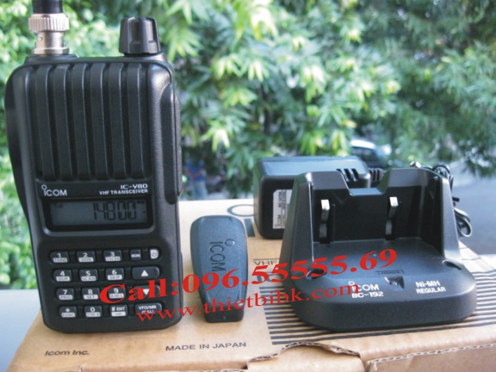 Bộ đàm iCOM IC-V80 VHF UHF dùng cho công trường xây dựng cầu đường, tòa nhà cao tầng