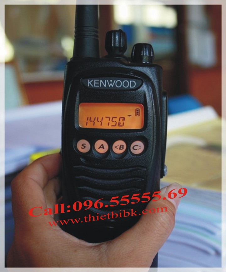 Bộ đàm Kenwood TK-2212 VHF dùng liên lạc tại công trường xây dựng, điều hành sản xuất, kinh doanh vận tải