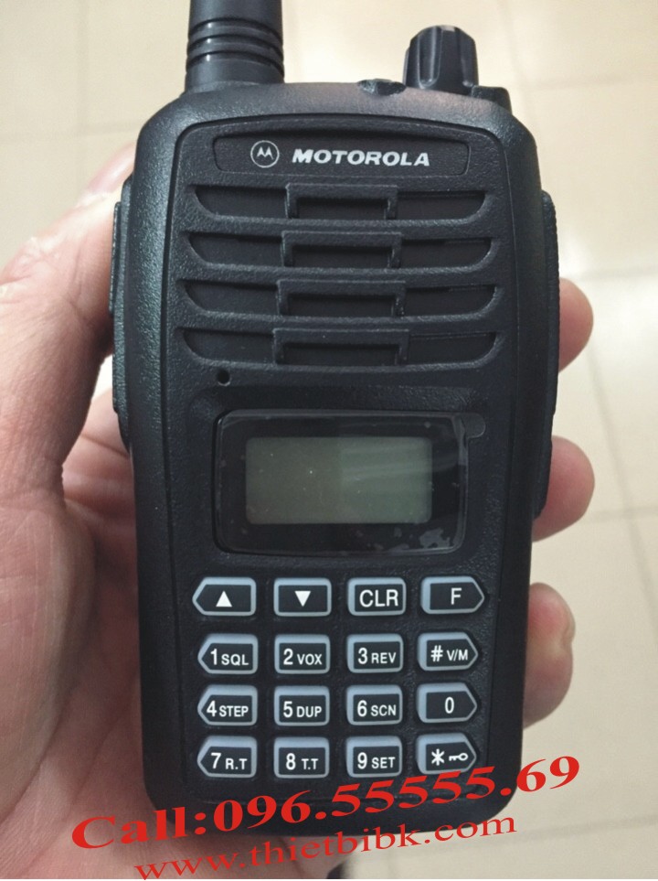 Bộ đàm Motorola SMP-818 UHF 8W dùng cho khu công nghiệp